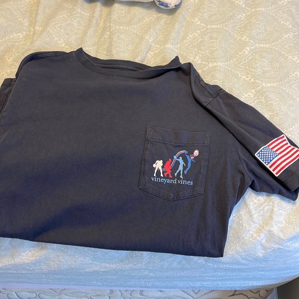 Vineyard vines short sleeve shirt